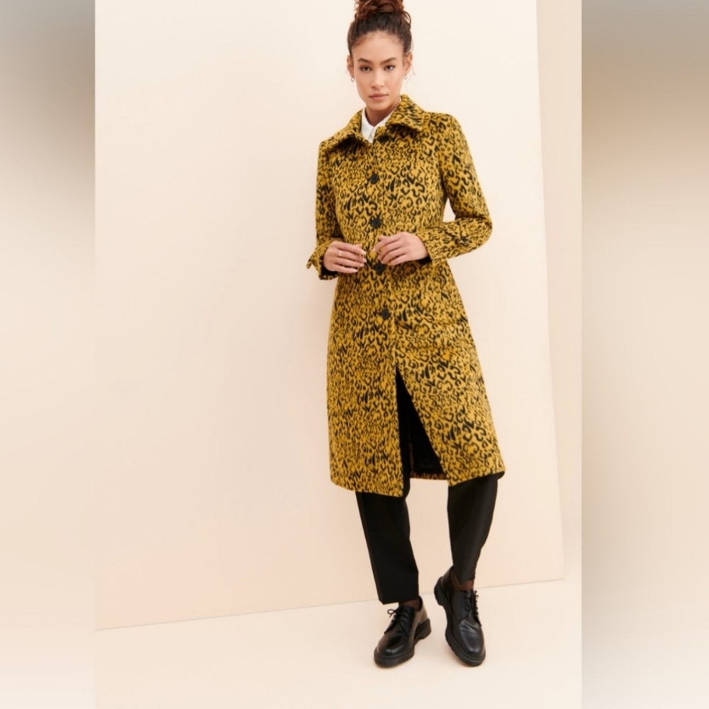 Long yellow leopard print avec les filles coat